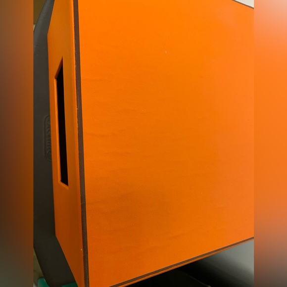 Hermes Sliding Pull-out Box - Picture 2 of 5